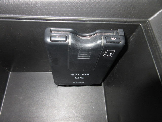 いすゞ エルフ 2RG-NJR88AD(2WD)の写真22