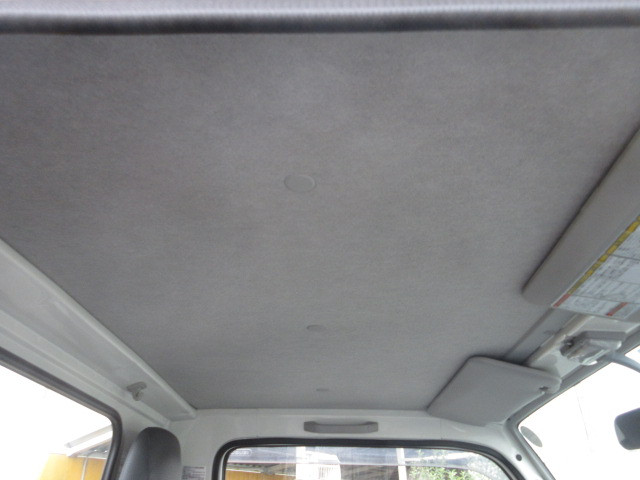 いすゞ エルフ 2RG-NJR88AD(2WD)の写真24