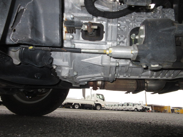 いすゞ エルフ 2RG-NJR88AD(2WD)の写真32