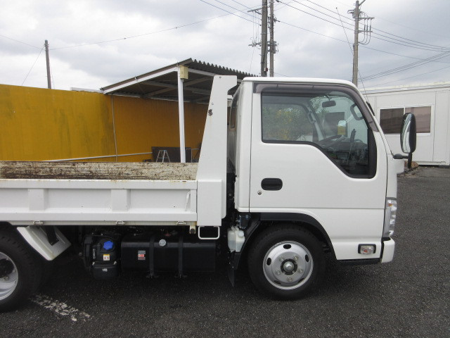 いすゞ エルフ 2RG-NJR88AD(2WD)の写真40