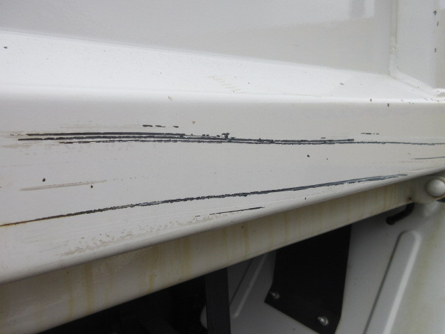 いすゞ エルフ 2RG-NJR88AD(2WD)の写真46