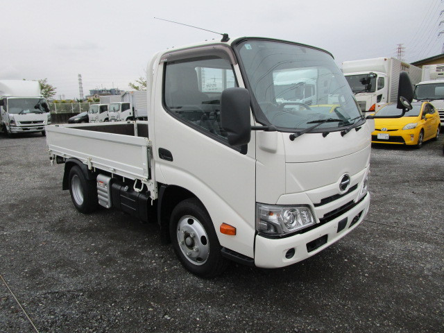 日野 デュトロ 2RG-XZU605M(2WD)の写真2