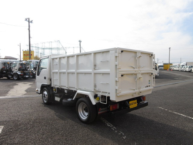 いすゞ エルフ 2RG-NKR88AN(2WD)の写真3