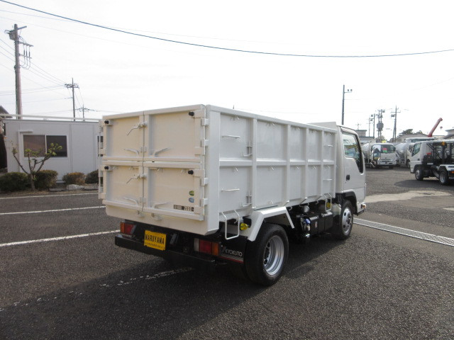 いすゞ エルフ 2RG-NKR88AN(2WD)の写真4