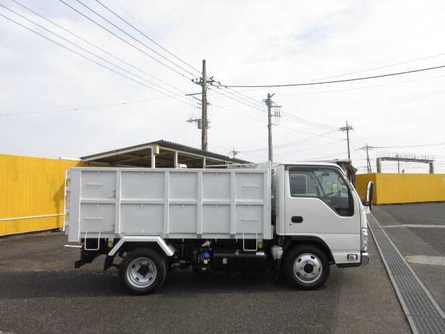 いすゞ エルフ 2RG-NKR88AN(2WD)の写真6