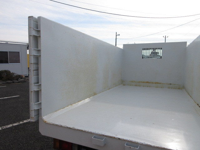 いすゞ エルフ 2RG-NKR88AN(2WD)の写真10