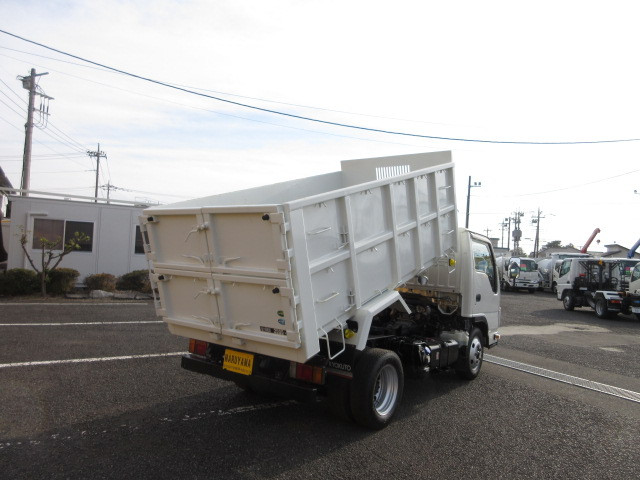 いすゞ エルフ 2RG-NKR88AN(2WD)の写真14