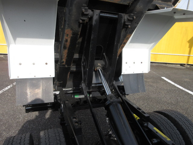 いすゞ エルフ 2RG-NKR88AN(2WD)の写真19