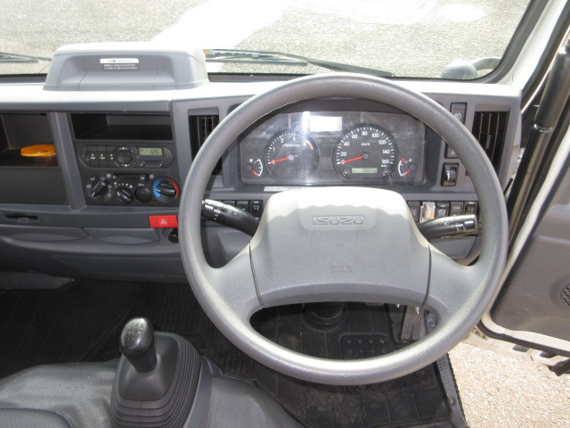 いすゞ エルフ 2RG-NKR88AN(2WD)の写真24