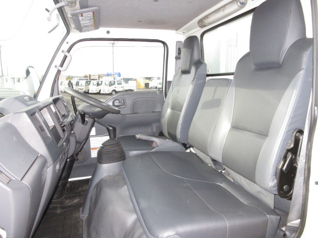 いすゞ エルフ 2RG-NKR88AN(2WD)の写真27