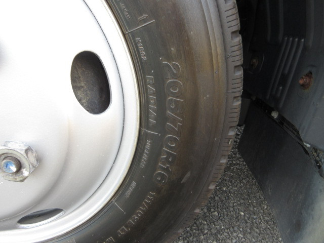 いすゞ エルフ 2RG-NKR88AN(2WD)の写真50