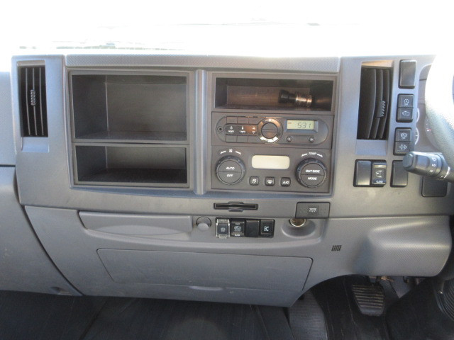 いすゞ フォワード 2RG-FRR90S2(2WD)の写真27