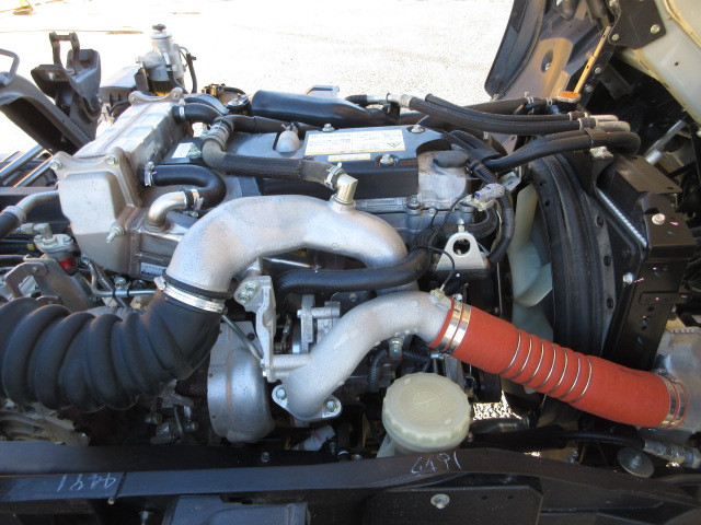 いすゞ フォワード 2RG-FRR90S2(2WD)の写真33