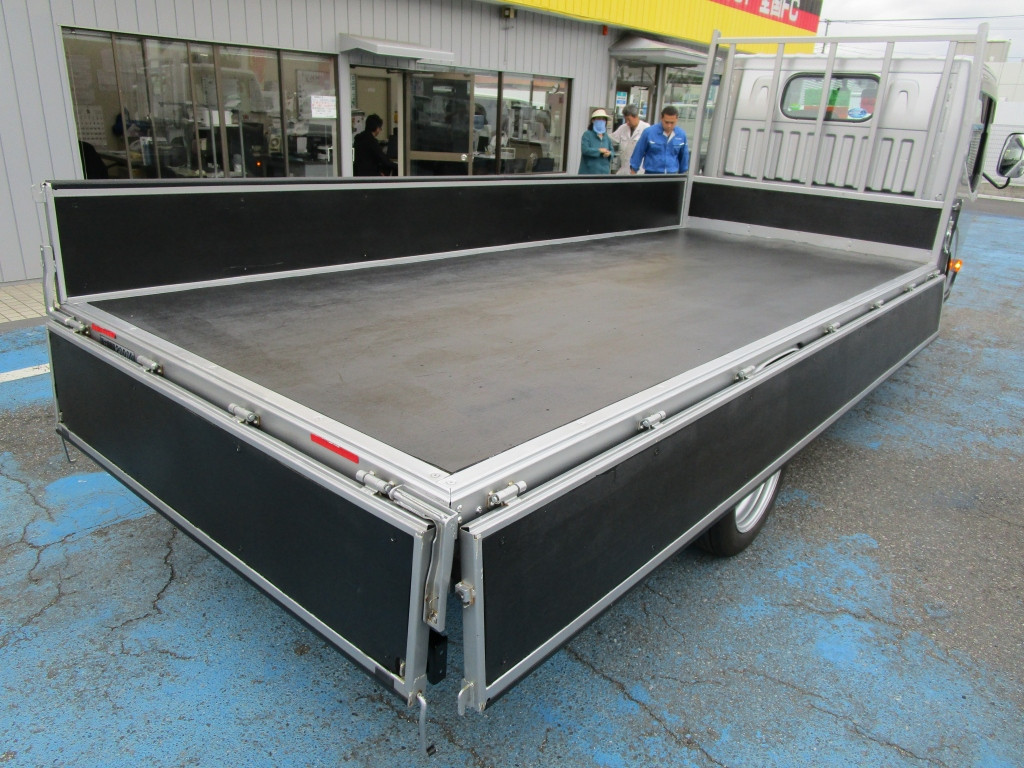 日産 アトラス SKG-TZ3F24(2WD)の写真2