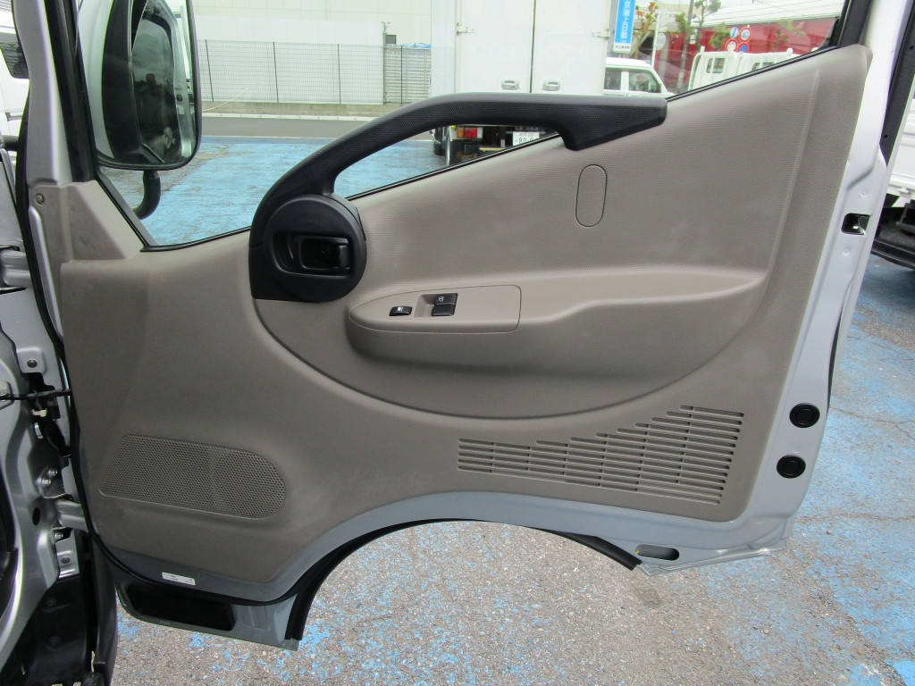 日産 アトラス SKG-TZ3F24(2WD)の写真40