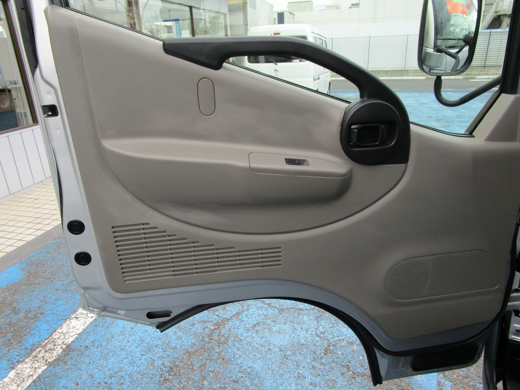 日産 アトラス SKG-TZ3F24(2WD)の写真41