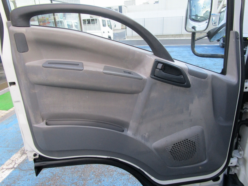 日野 デュトロ TPG-XZU605M(2WD)の写真37