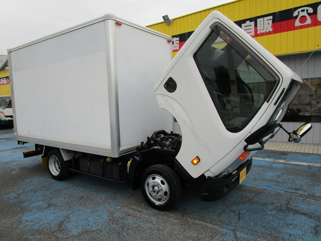 ☆展示仕上げ済み!☆
当社の車輌は、1台、1台専門スタッフが
念入りに外装仕上げした車輛を展示しております。|日産 アトラス CBF-SQ2F24(2WD)の写真24