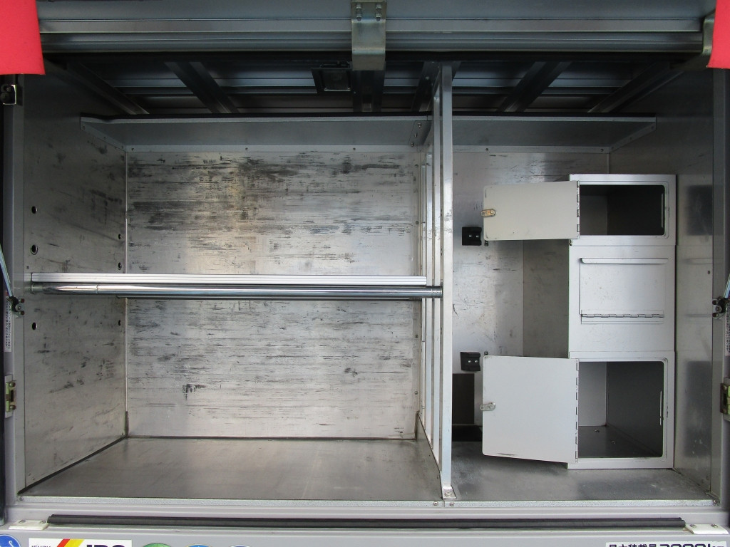 いすゞ エルフ TKG-NLR85N(2WD)の写真5