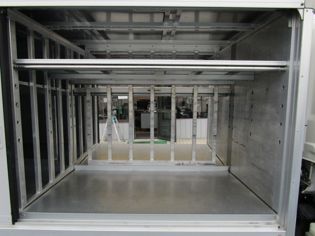 いすゞ エルフ TKG-NLR85N(2WD)の写真10