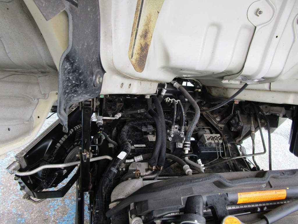 いすゞ エルフ TKG-NLR85N(2WD)の写真15