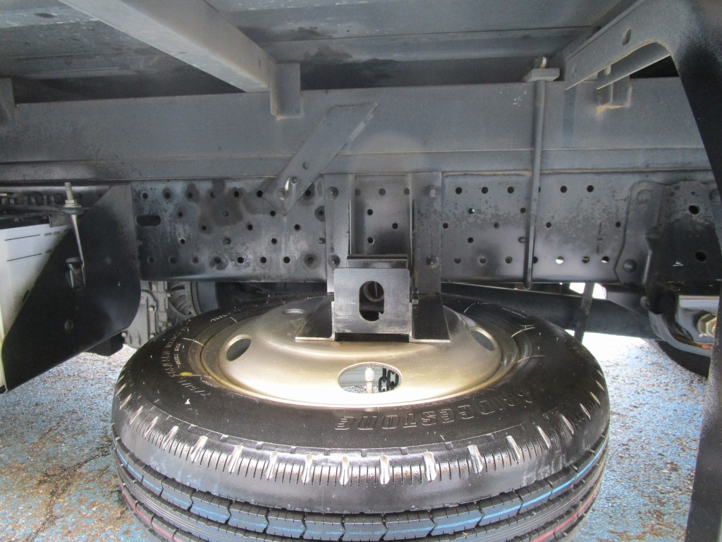 いすゞ エルフ TKG-NLR85N(2WD)の写真19