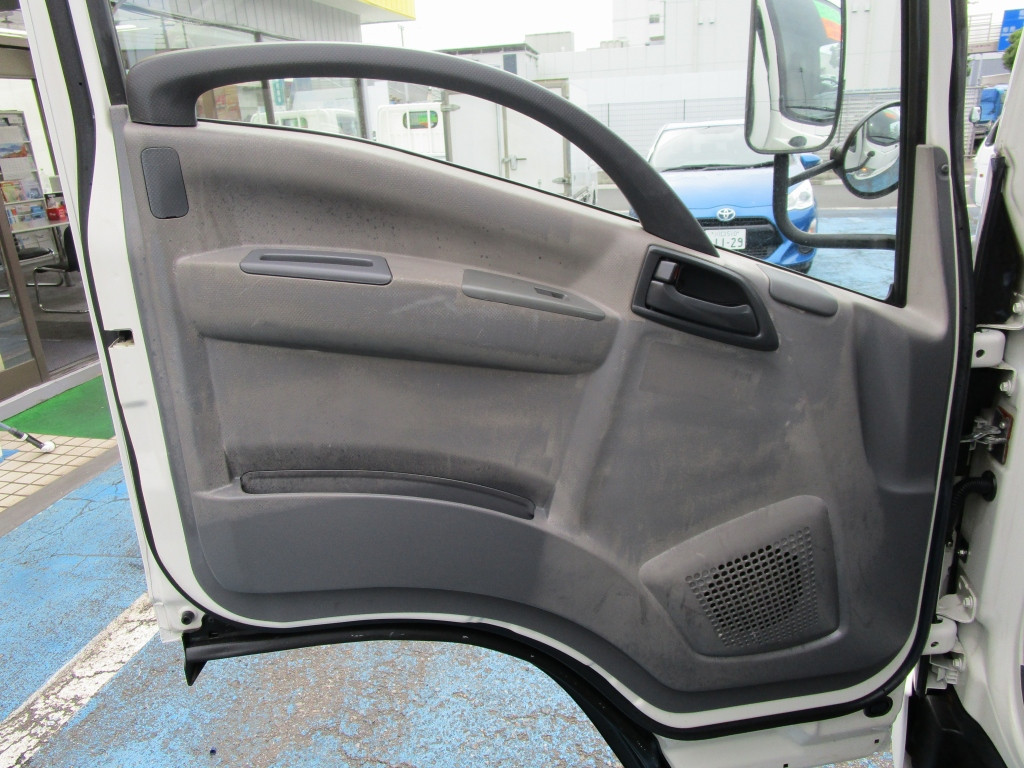 いすゞ エルフ TKG-NLR85N(2WD)の写真24