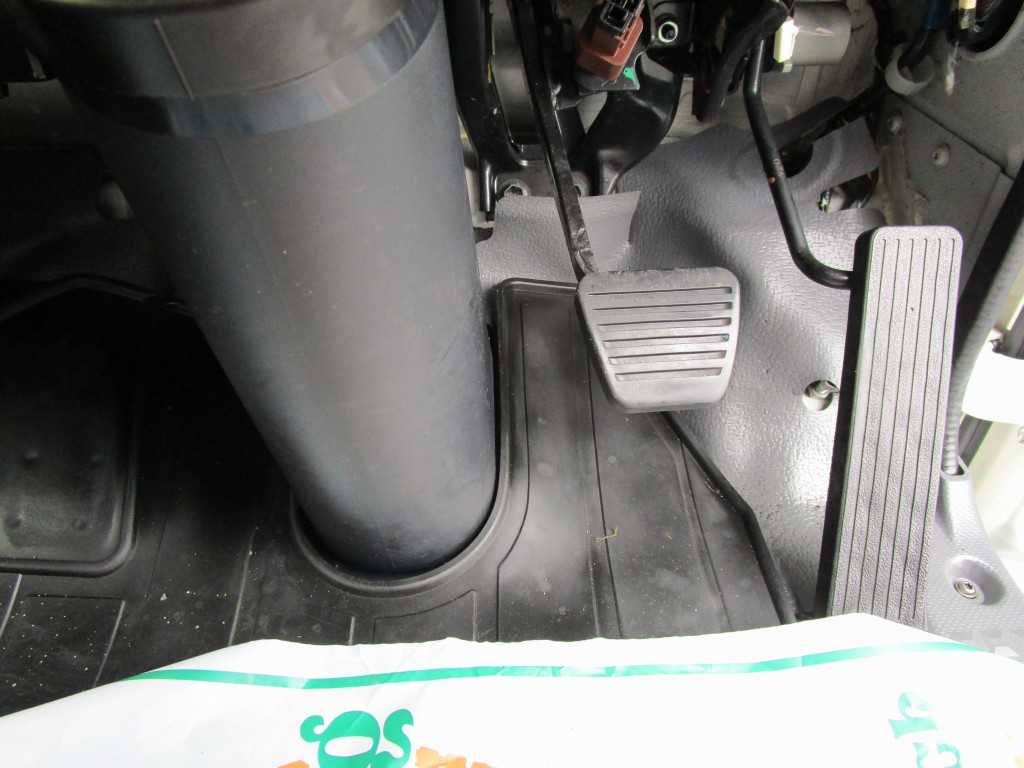 いすゞ エルフ TKG-NLR85N(2WD)の写真28