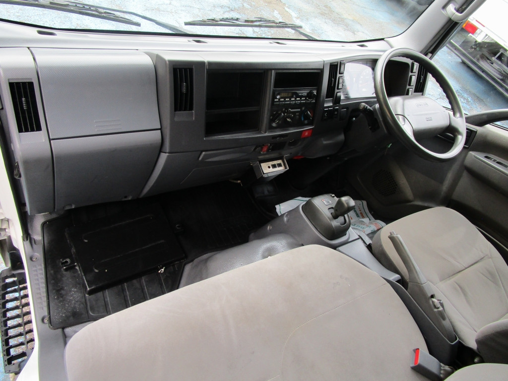 いすゞ エルフ TKG-NLR85N(2WD)の写真32
