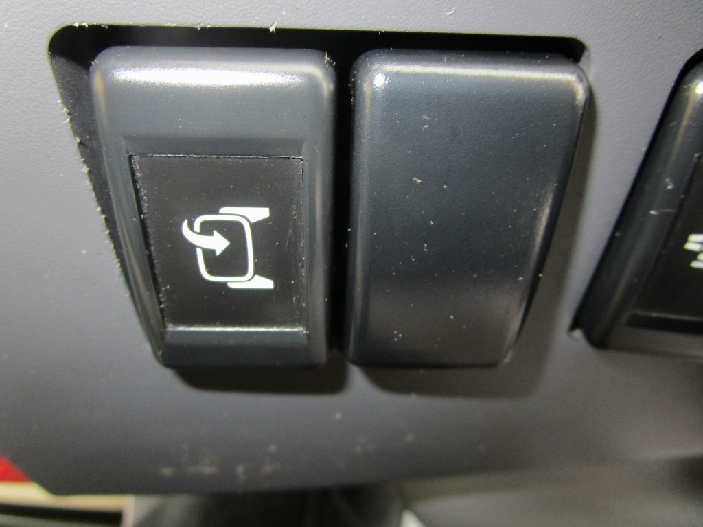 いすゞ エルフ TKG-NLR85N(2WD)の写真35