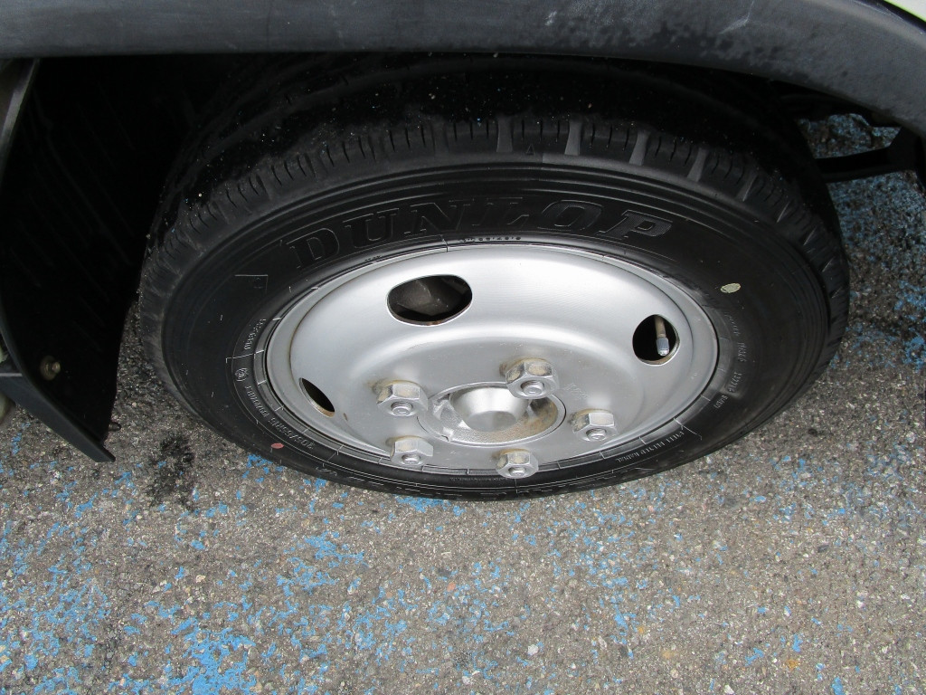 いすゞ エルフ TKG-NLR85N(2WD)の写真40