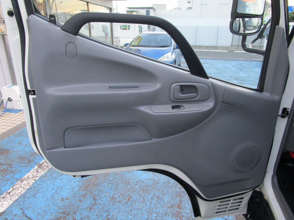 日野 デュトロ TPG-XZU605M(2WD)の写真38