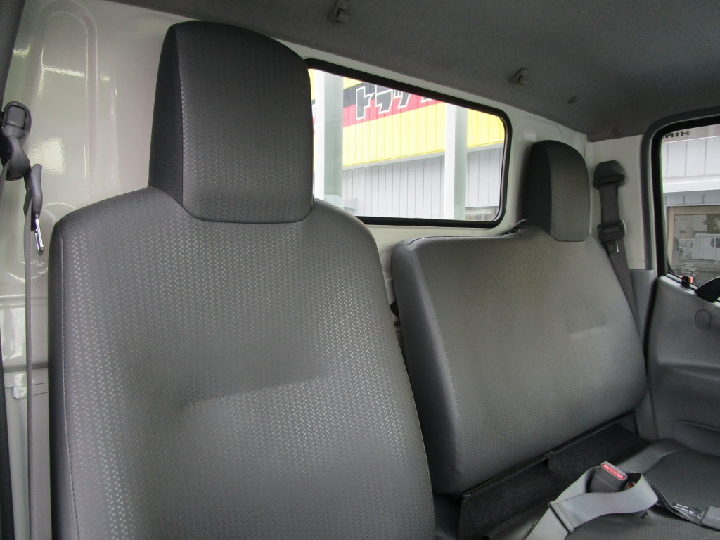 日野 デュトロ 2RG-XZU605M(2WD)の写真35