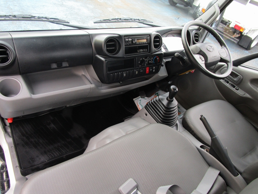 日野 デュトロ 2RG-XZU605M(2WD)の写真37
