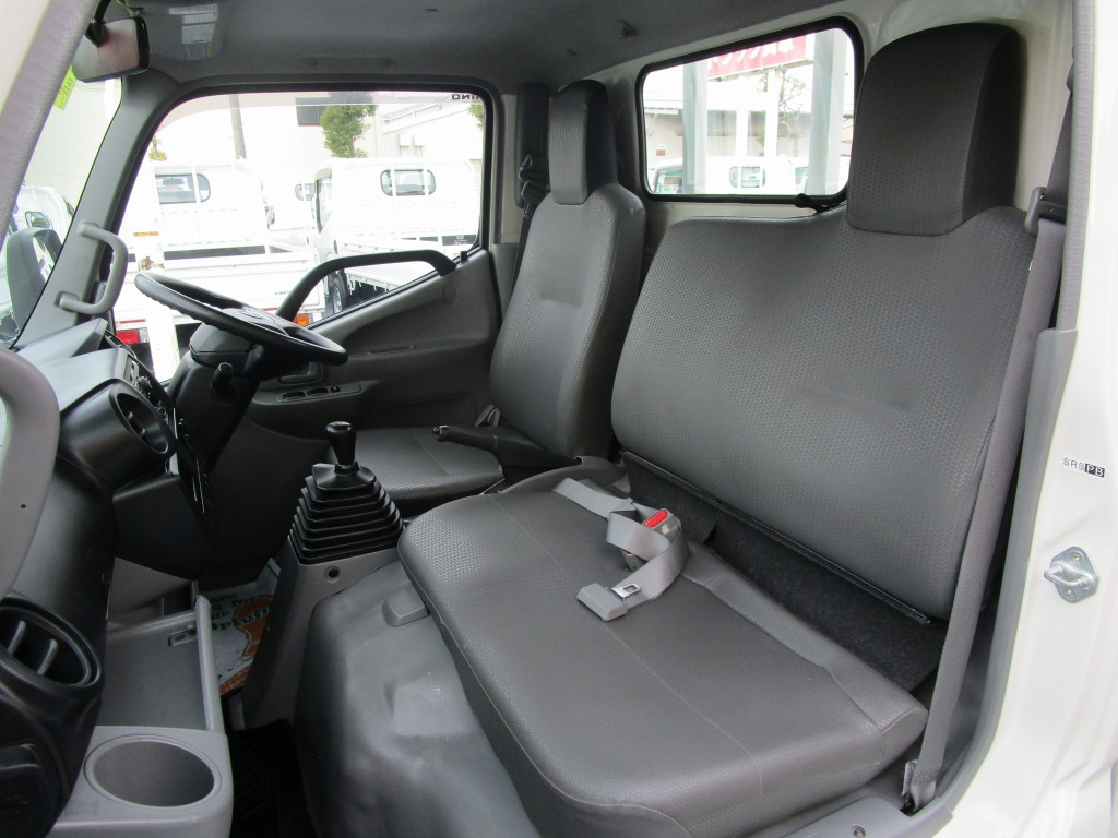 日野 デュトロ 2RG-XZU605M(2WD)の写真38