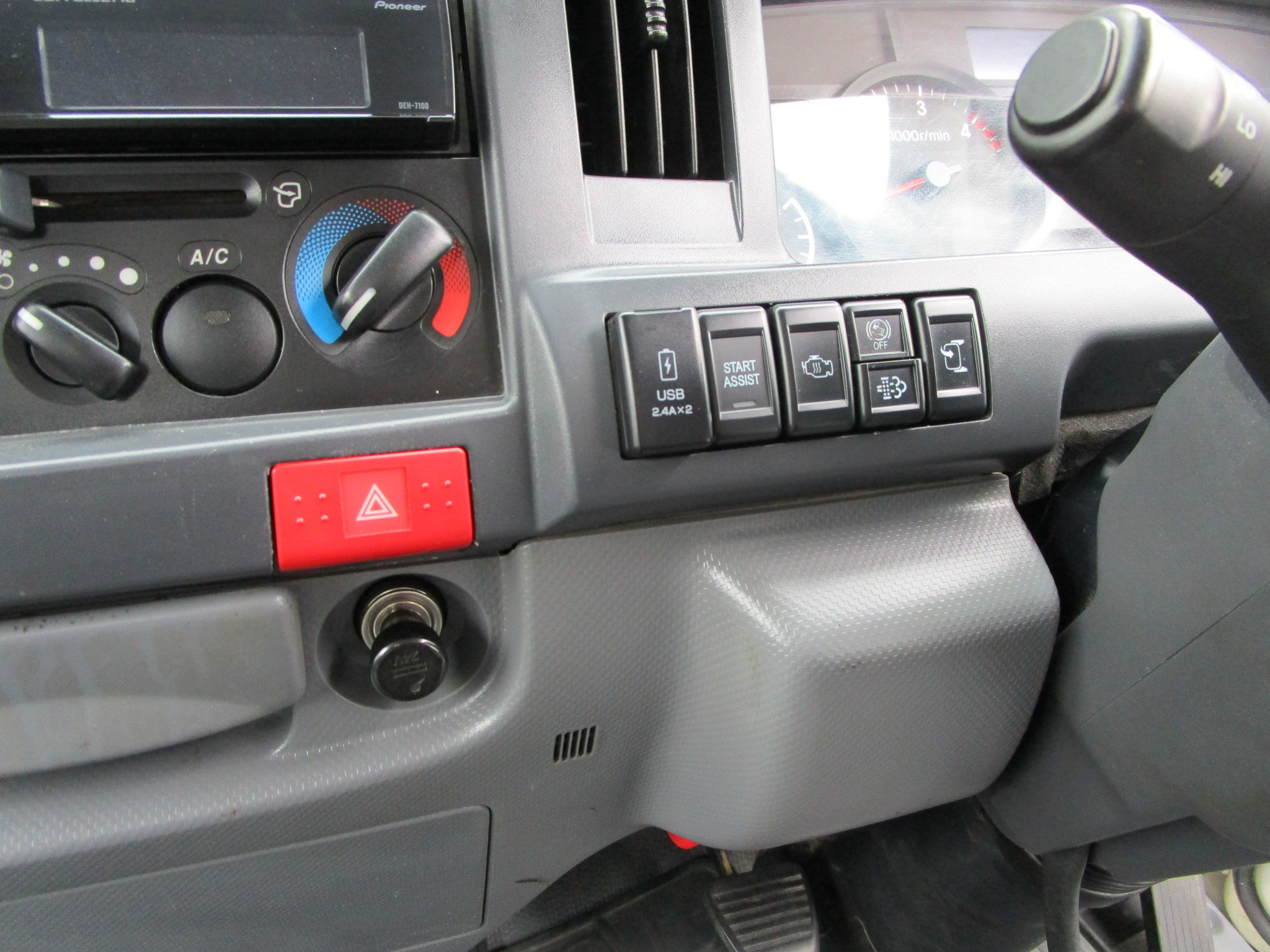 いすゞ エルフ 2RG-NKR88ADの写真19