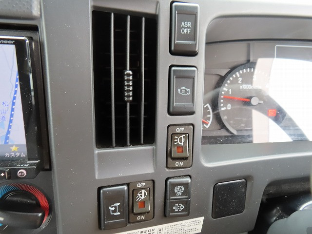 いすゞ エルフ TPG-NMR85AN(2WD)の写真15