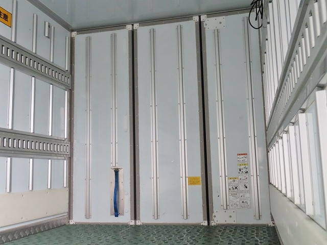 いすゞ エルフ TPG-NMR85AN(2WD)の写真29