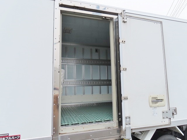 いすゞ エルフ TPG-NMR85AN(2WD)の写真31