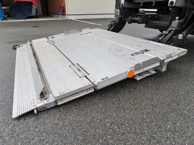 いすゞ エルフ TPG-NMR85AN(2WD)の写真36