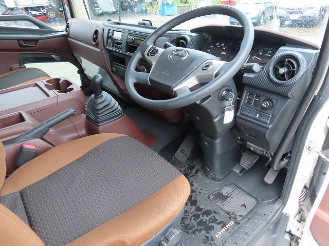 日野 レンジャー 2KG-FD2ABG(2WD)の写真10