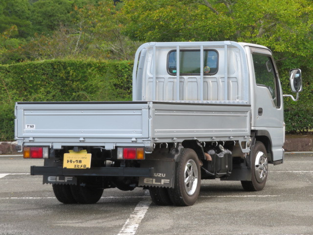 いすゞ エルフ BKG-NJR85A(2WD)の写真3