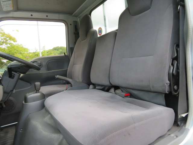 いすゞ エルフ BKG-NJR85A(2WD)の写真13