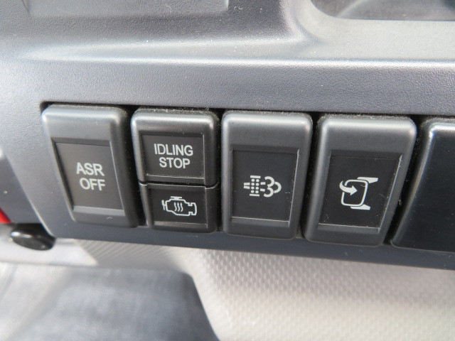 いすゞ エルフ BKG-NJR85A(2WD)の写真17