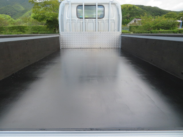 いすゞ エルフ BKG-NJR85A(2WD)の写真26