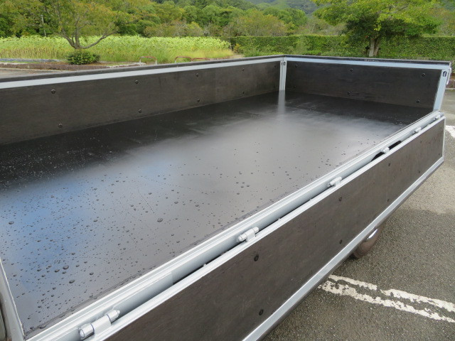 いすゞ エルフ BKG-NJR85A(2WD)の写真31