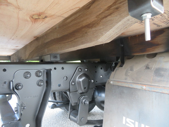 いすゞ エルフ BKG-NJR85A(2WD)の写真43