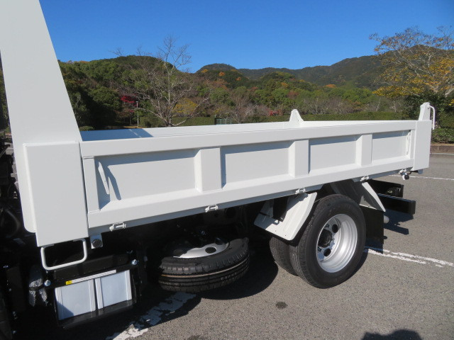 三菱 キャンター 2RG-FBA60(2WD)の写真32