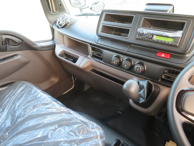 三菱 キャンター 2RG-FBA60(2WD)の写真18