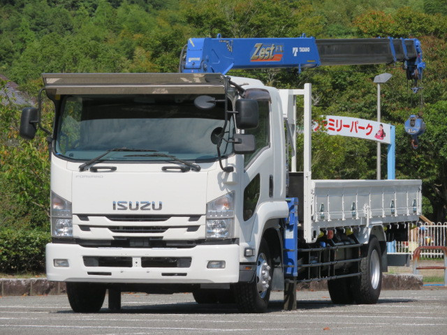 いすゞ フォワード 2RG-FSR90S2(2WD)の写真2